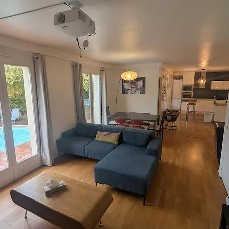 Semesterbostad Maison Avec Piscine Privative Aux Beaux Arts A *